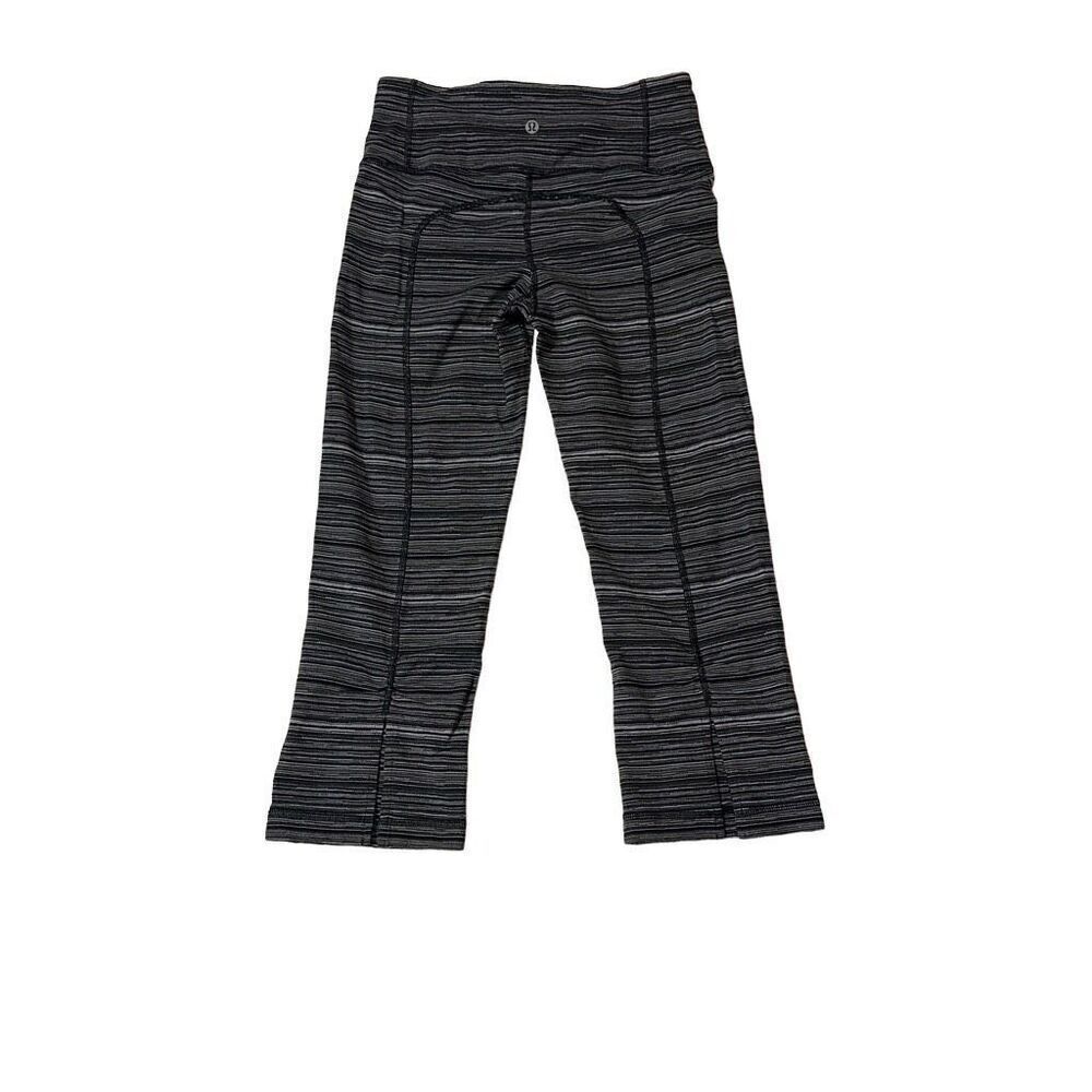 Women's Grey Lululemon Striped Mid-Rise Lululemon Cropped Slit Leg Leggings Size